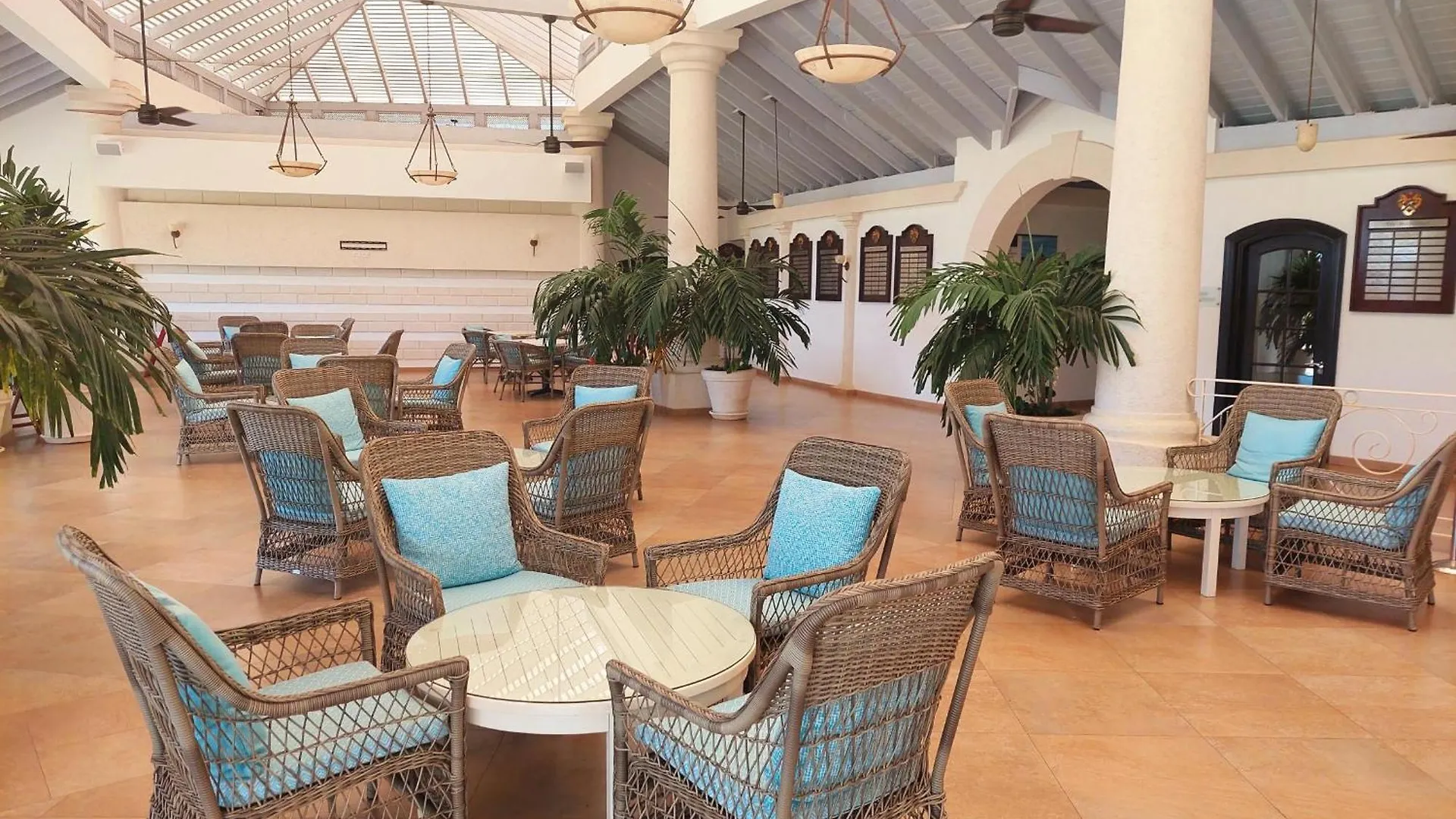 Coconut Grove 8 Luxury Villa By Island Villas Saint James Barbados